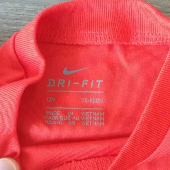 NWT NIKE Dri-Fit toddler 12M Outfit, 2 Piece T-shirt & Shorts Set Habanero Red - Picture 3 of 5